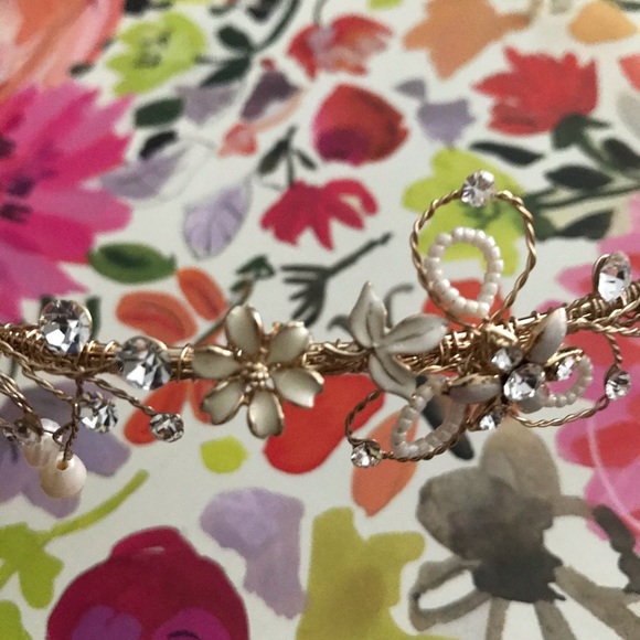 Bridal halo hairpiece